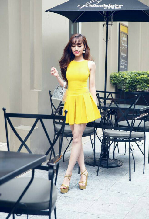 Đầm màu Vàng Ôm Hở Vai... - Váy Đầm Dạ Hội Dự Tiệc Sang Trọng | Facebook
