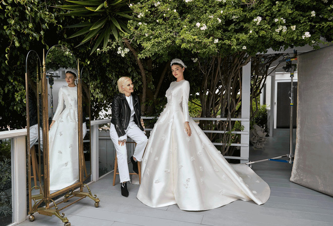 Nhìn vào chiếc váy cưới Dior của Miranda Kerr, bạn sẽ tin rằng đôi khi giấc mơ có thật