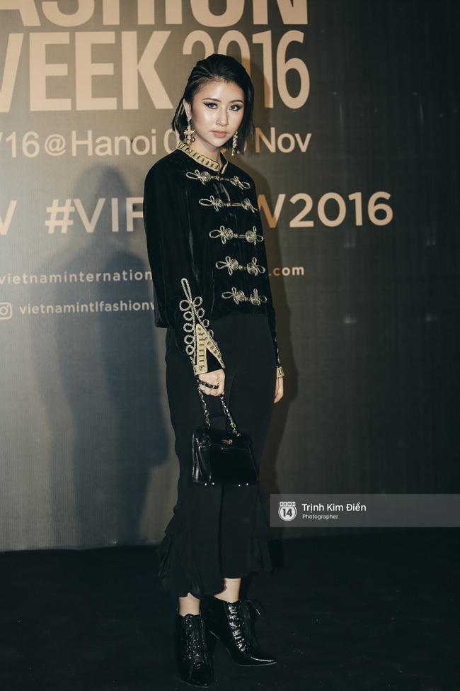 Và đây là 10 bộ cánh ấn tượng nhất trên thảm đỏ Vietnam International Fashion Week!